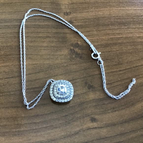 Peoples JWBR Diamond 925 Cushion Shaped Double Halo Frame Pendant/Twisted Chain - Picture 4 of 11